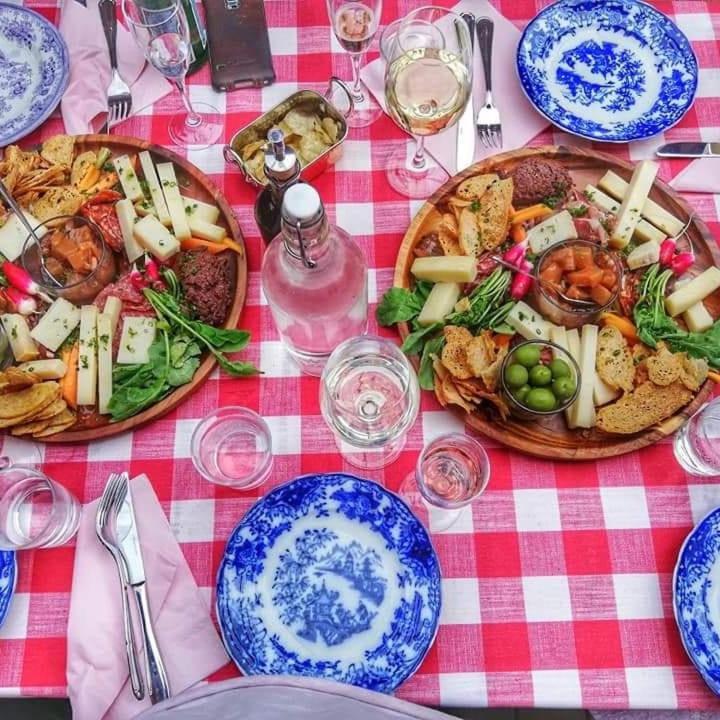 Hem Till Garden Boutique Hotel Vasteras Bagian luar foto