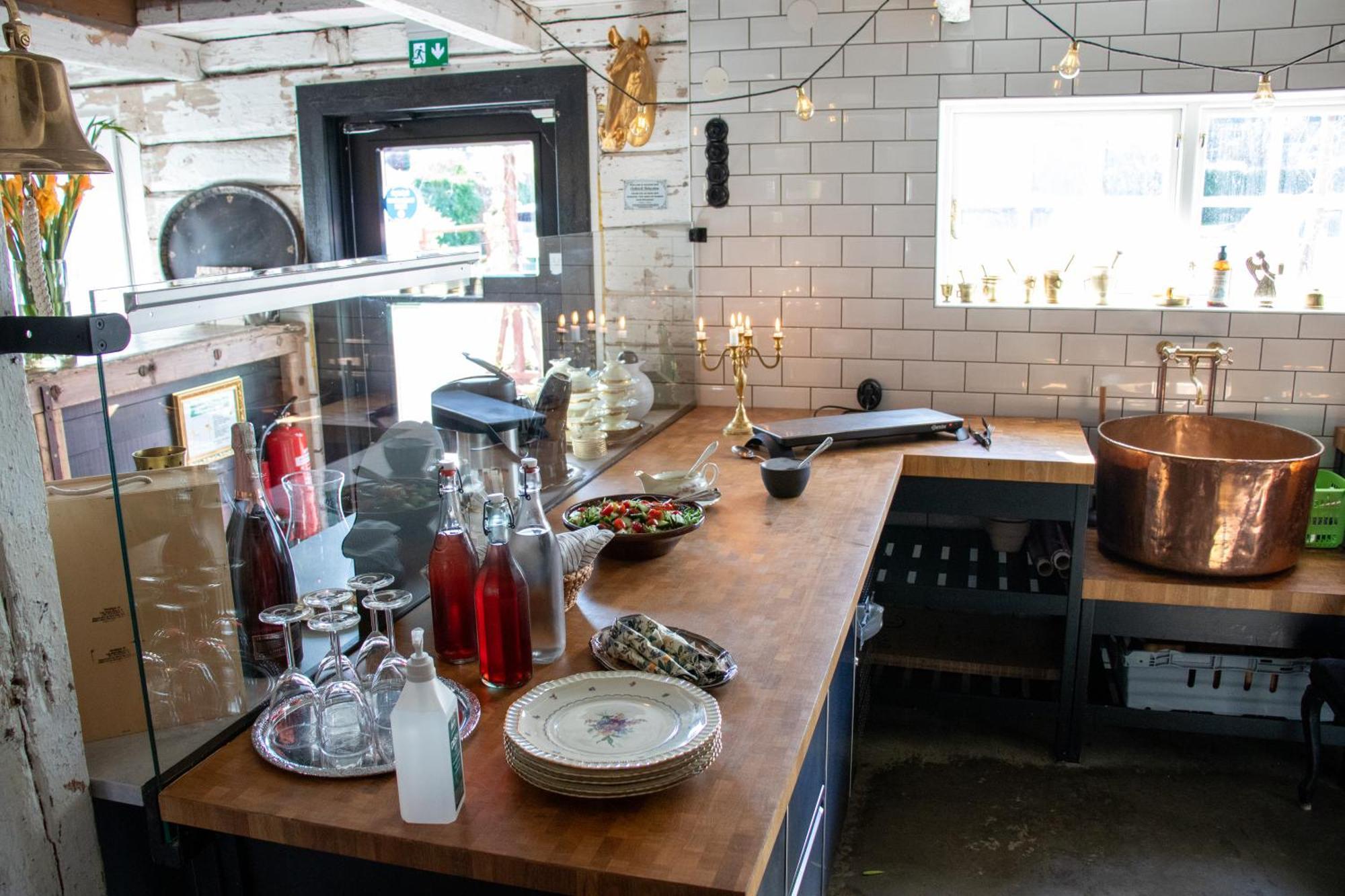 Hem Till Garden Boutique Hotel Vasteras Bagian luar foto
